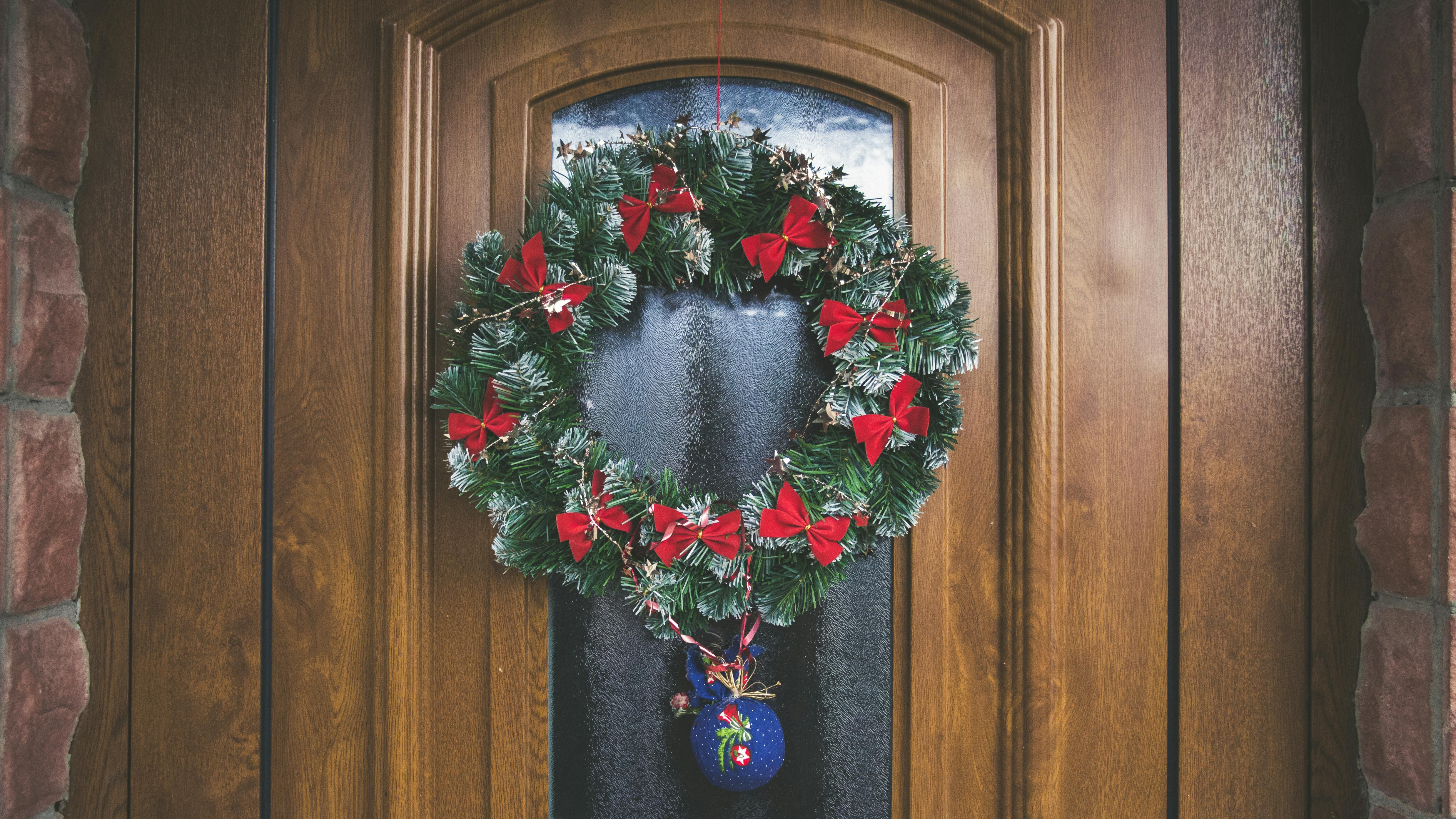 Classic Ribbon Wreath